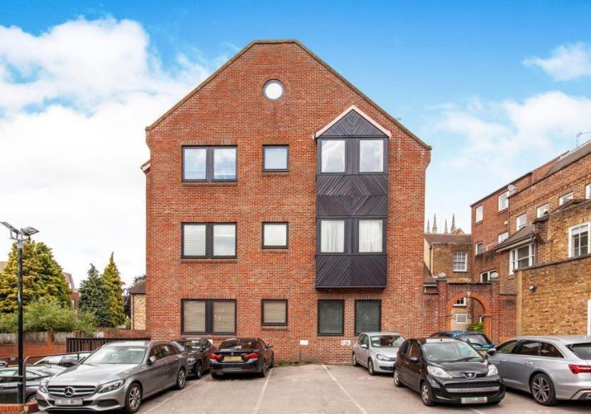 4 The Courtyard Central Windsor 2Br מראה חיצוני תמונה